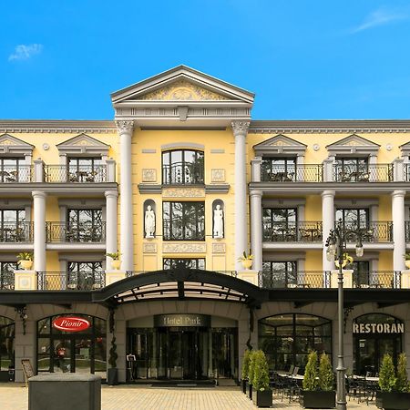A Hoteli - Hotel Park Vrnjačka Banja エクステリア 写真