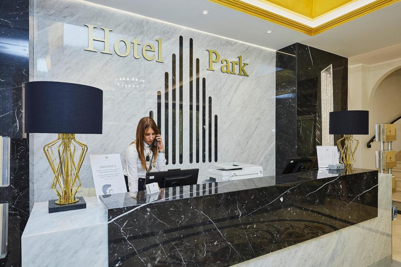 A Hoteli - Hotel Park Vrnjačka Banja エクステリア 写真