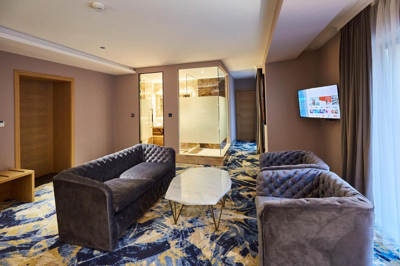 A Hoteli - Hotel Park Vrnjačka Banja エクステリア 写真 Suite