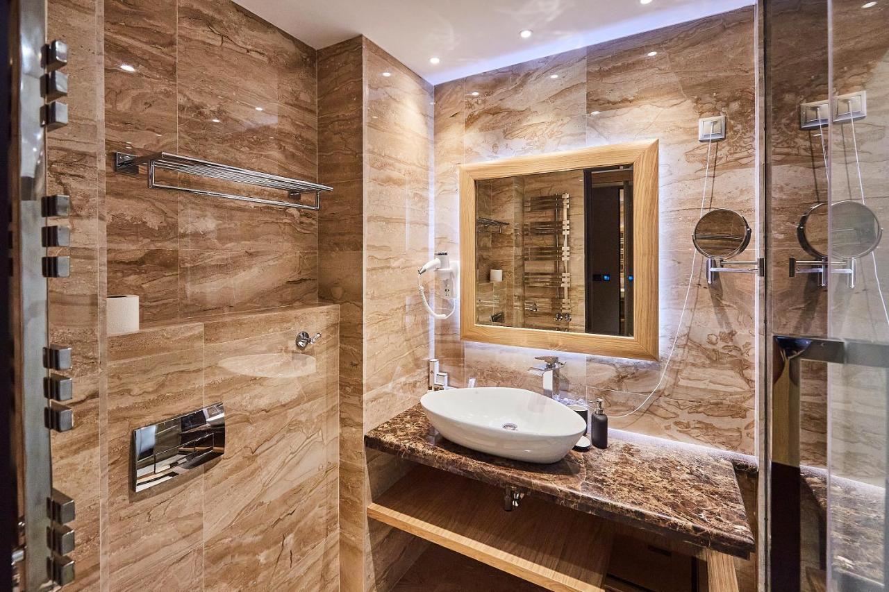 A Hoteli - Hotel Park Vrnjačka Banja エクステリア 写真 Bathroom