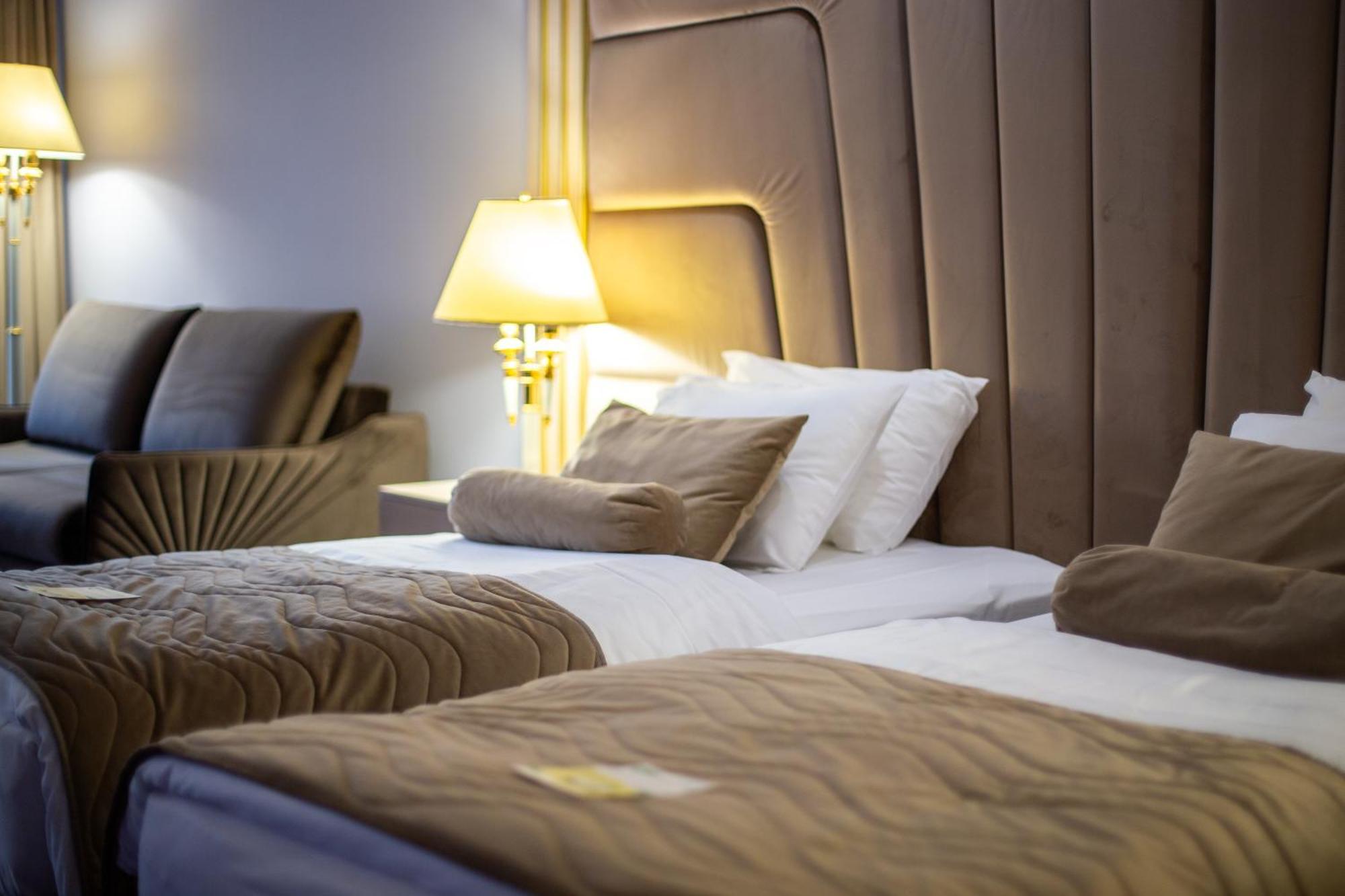 A Hoteli - Hotel Park Vrnjačka Banja エクステリア 写真 A bed
